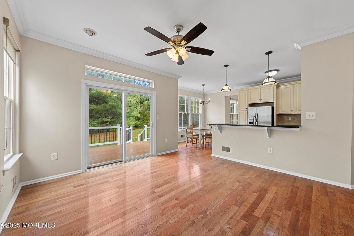 Dining room, Interior, Kitchen, Pendant Lights, Wood Texture Flooring
