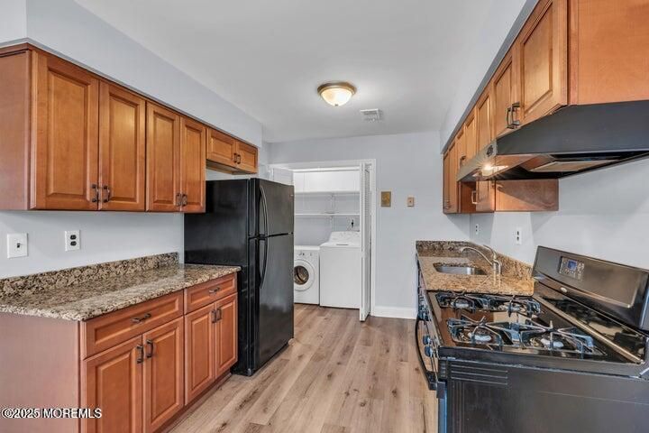 Interior, Kitchen, Washer, Wood Texture Flooring