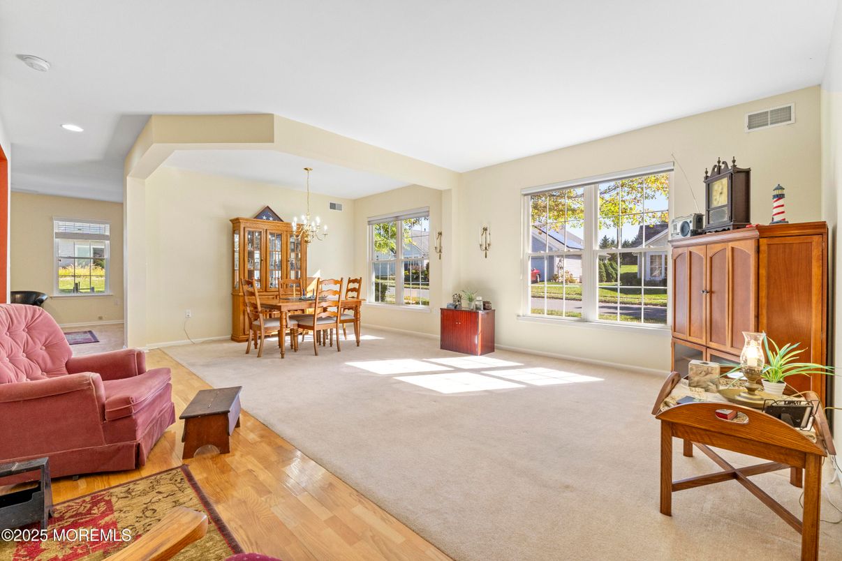 Chandelier, Dining room, Interior, Living room, Recessed Lighting, Wood Texture Flooring