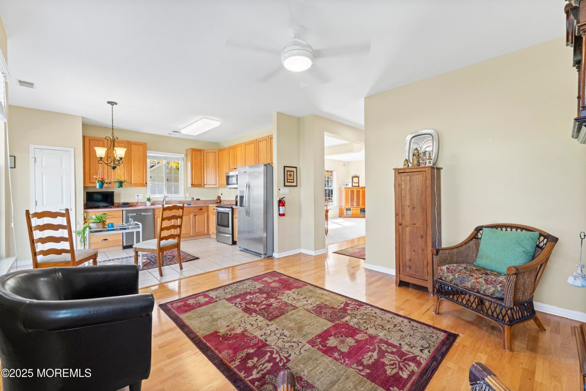 Chandelier, Dining room, Interior, Kitchen, Pendant Lights, Wood Texture Flooring