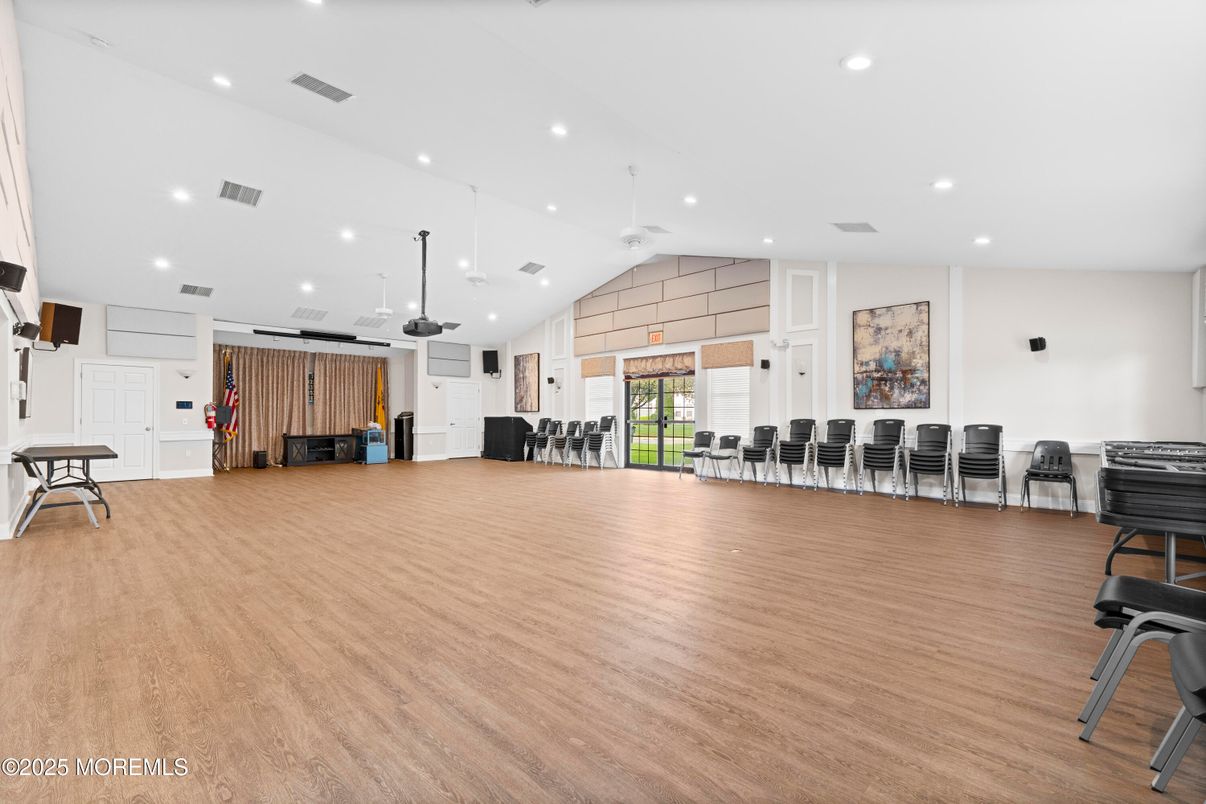 Interior, Pendant Lights, Recessed Lighting, Wood Texture Flooring