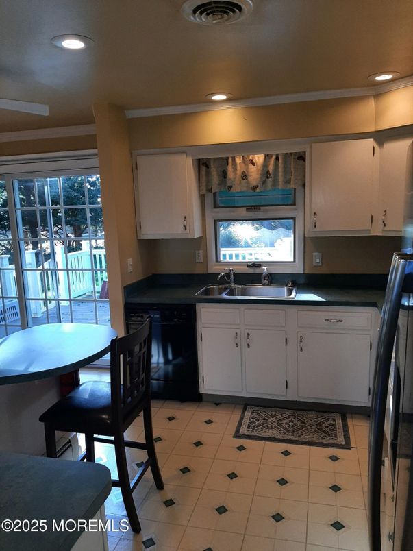 Dining room, Interior, Kitchen, Recessed Lighting