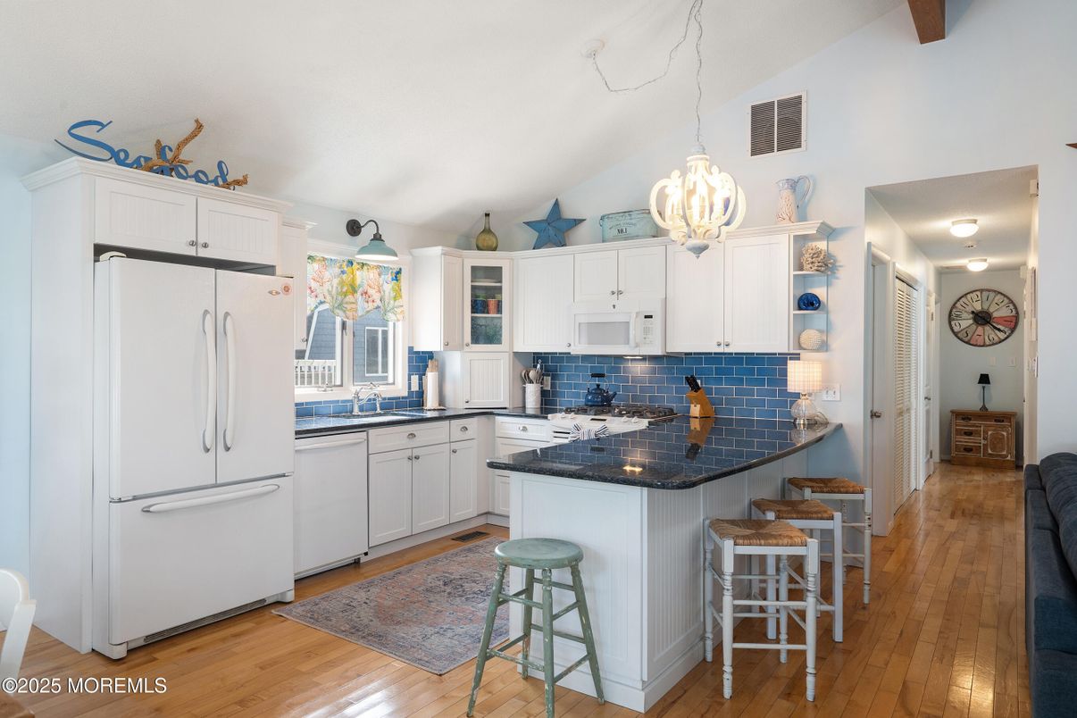 Interior, Kitchen, Pendant Lights, Wood Texture Flooring