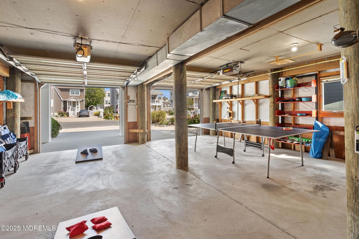 Game Room, Garage, Interior