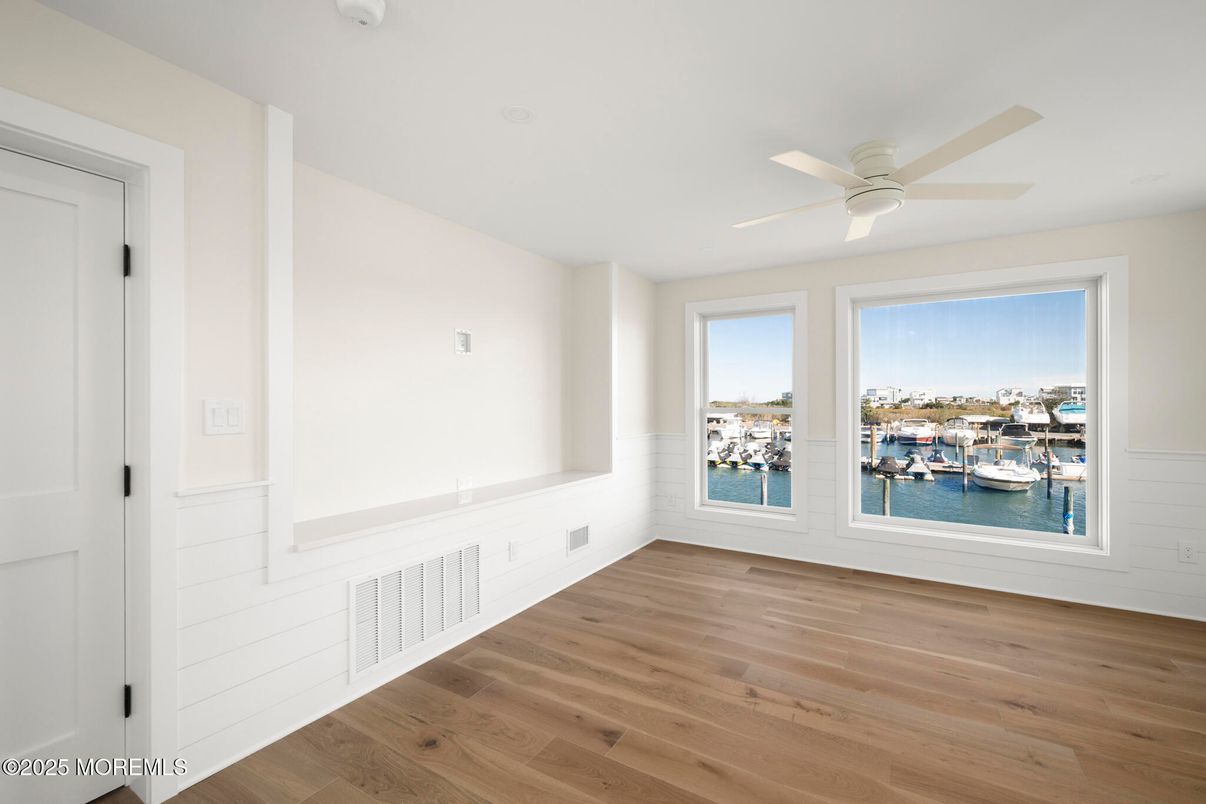 Empty room, Interior, Water, Wood Texture Flooring