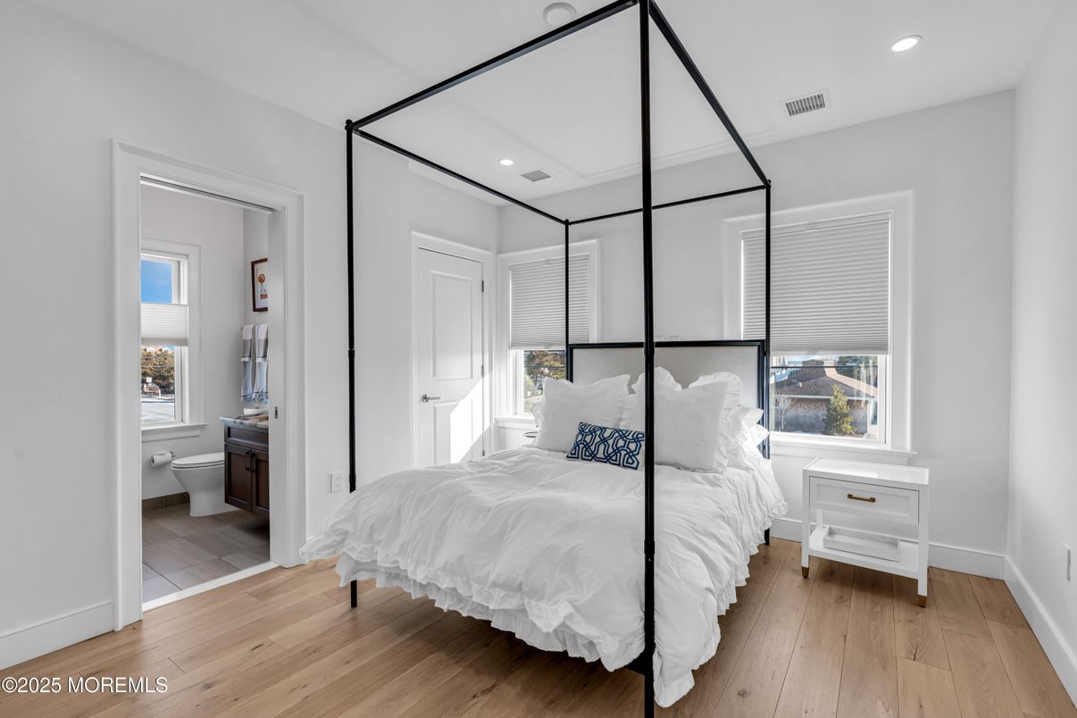 Bathroom, Bedroom, Interior, Recessed Lighting, Wood Texture Flooring