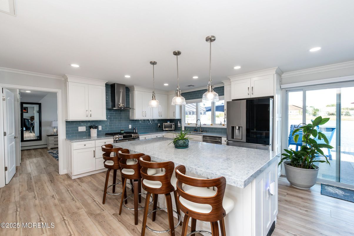 Interior, Kitchen, Pendant Lights, Recessed Lighting, Wood Texture Flooring