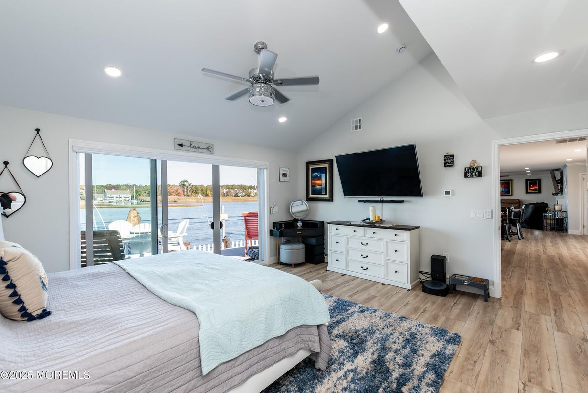 Bedroom, Interior, Recessed Lighting, Water, Wood Texture Flooring