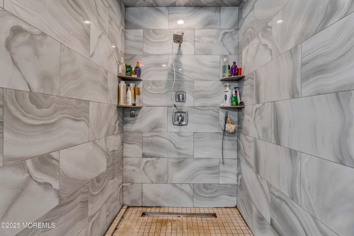 Bathroom, Interior, Marble Walls, Recessed Lighting