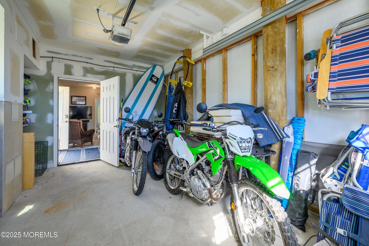 Garage, Interior