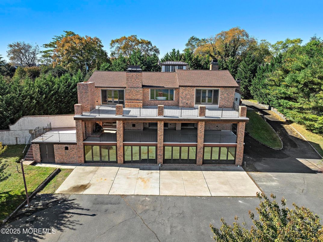 Exterior, Facade, Brick Facade, Log Home