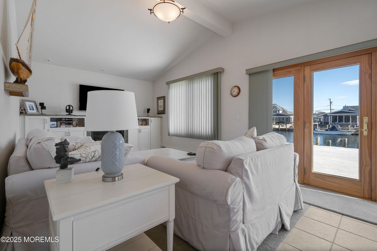 Interior, Living room, Water