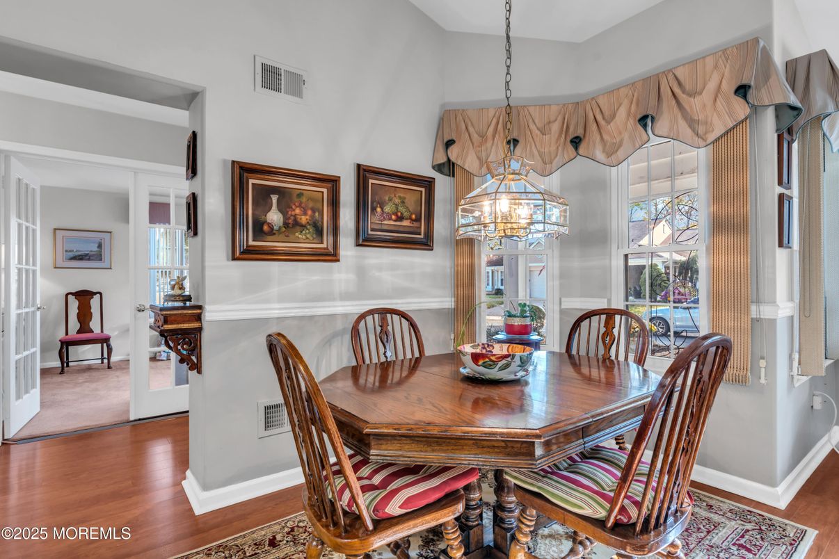 Chandelier, Dining room, Interior, Pendant Lights, Wood Texture Flooring