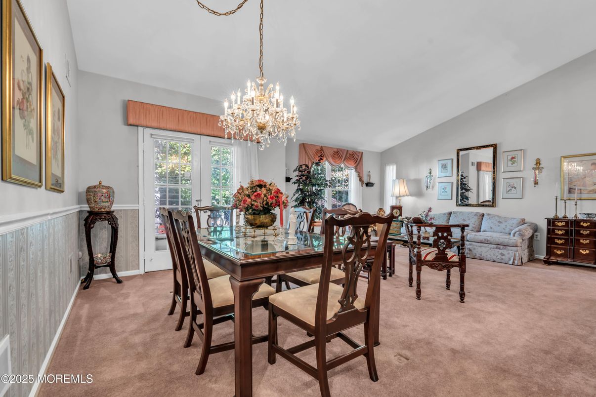 Chandelier, Dining room, Interior