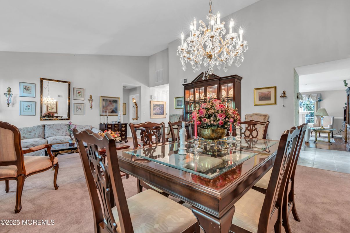 Chandelier, Dining room, Interior