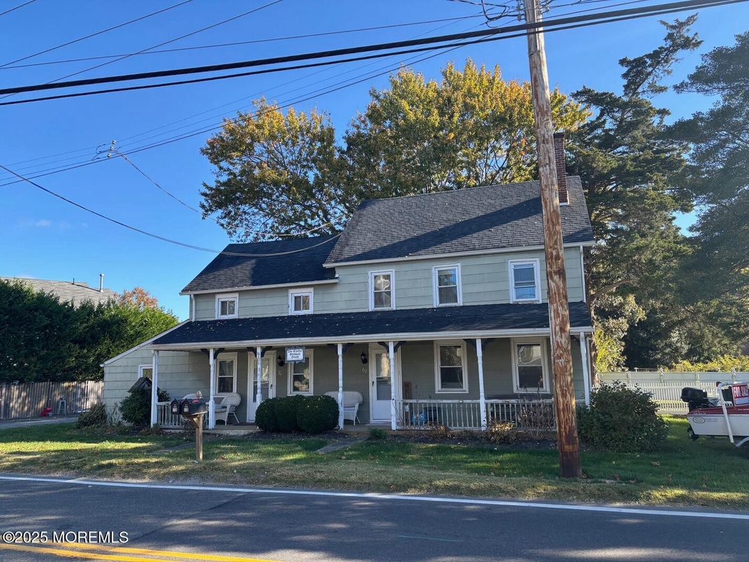 Exterior, Facade, Queen Anne Victorian