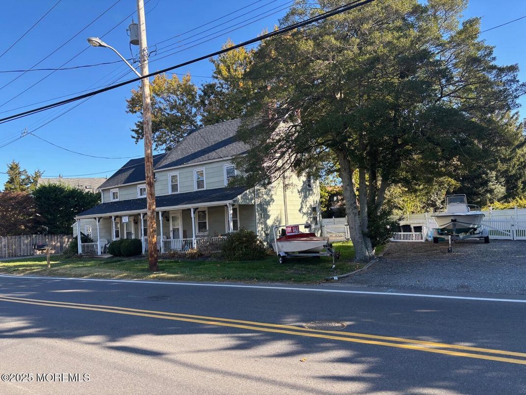 Exterior, Facade, Queen Anne Victorian
