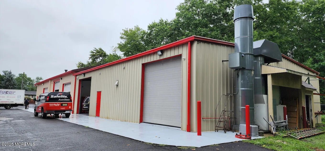 Detached Garage, Exterior