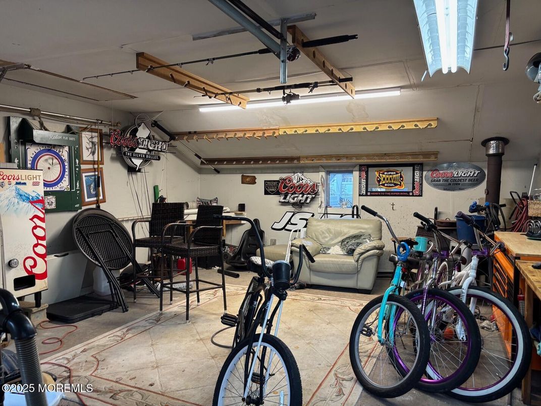 Garage, Interior