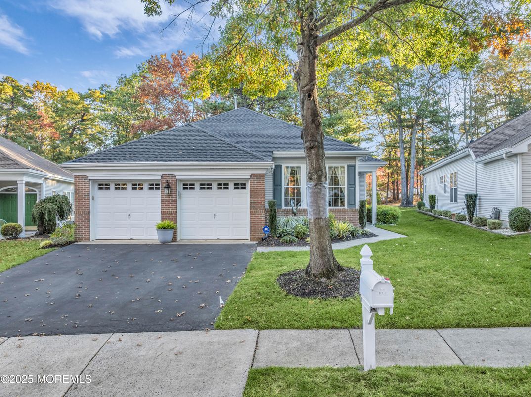 Attached, Exterior, Facade, Brick Facade, Ranch