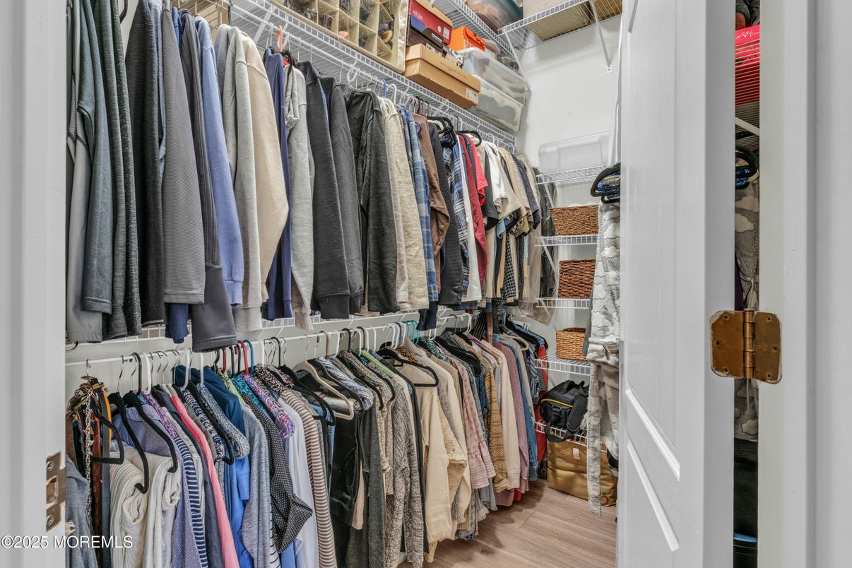 Interior, Walk-in Closets, Wood Texture Flooring