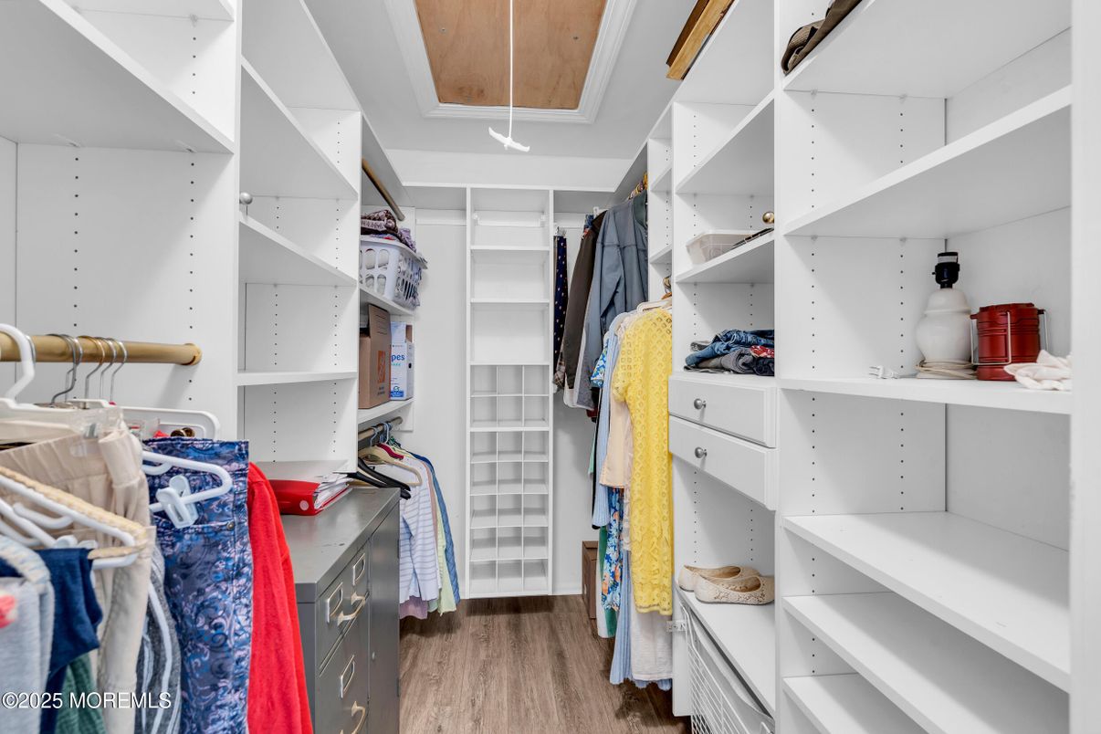 Interior, Walk-in Closets, Wood Texture Flooring