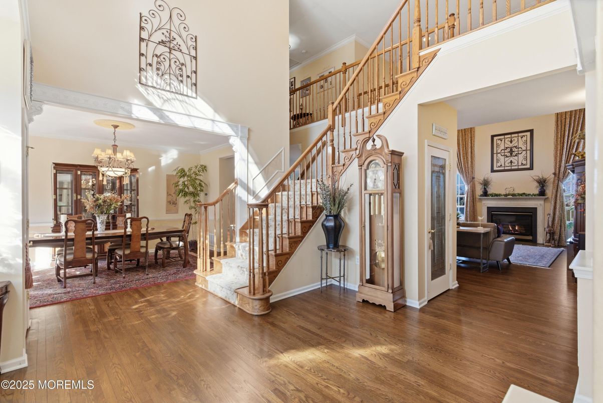 Chandelier, Dining room, Fireplace, Interior, Wood Texture Flooring