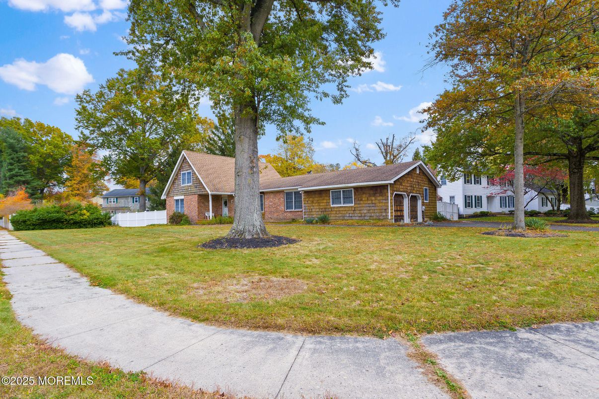 Backyard, Exterior, Facade, Brick Facade, Cape Cod