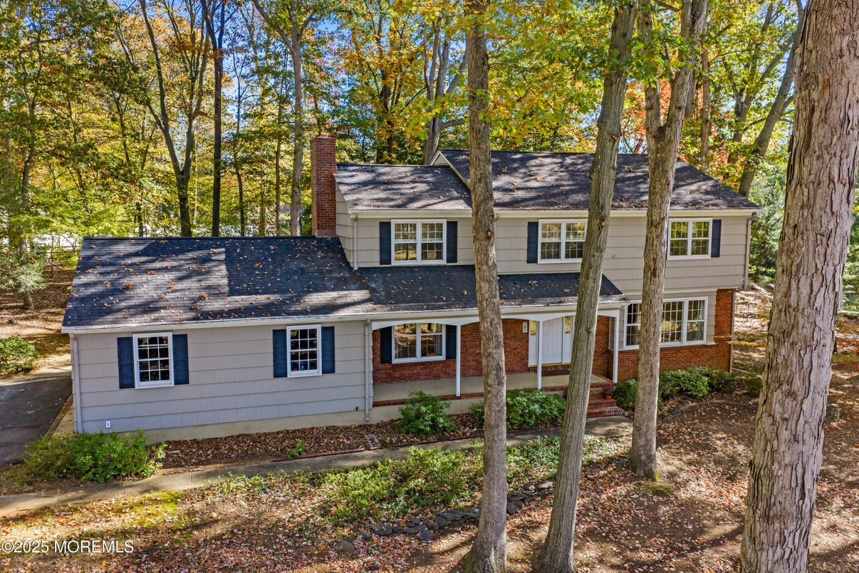 Exterior, Facade, Brick Facade, Cape Cod