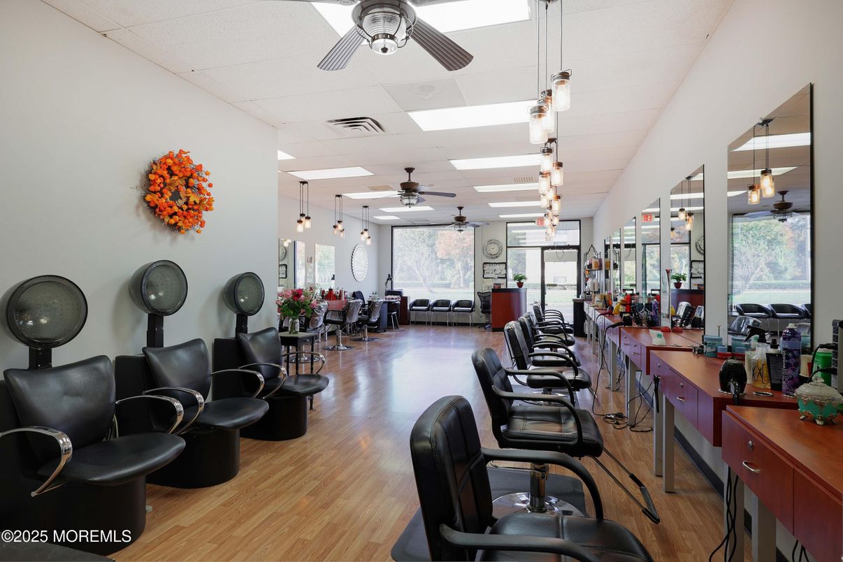 Interior, Pendant Lights, Wood Texture Flooring