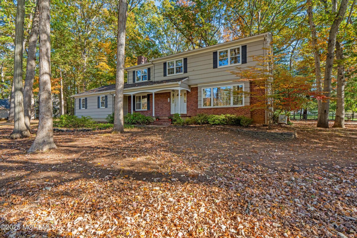 Exterior, Facade, Brick Facade, Georgian