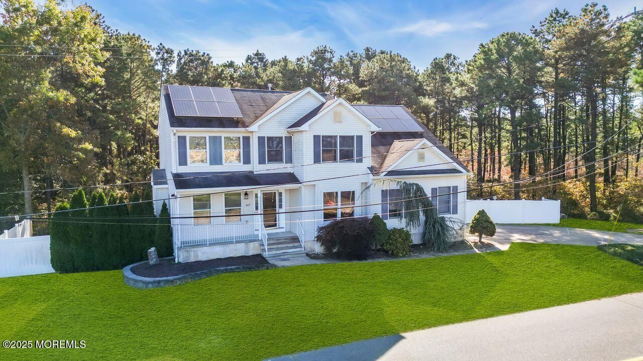 Exterior, Facade, Solar Panels, Farmhouse