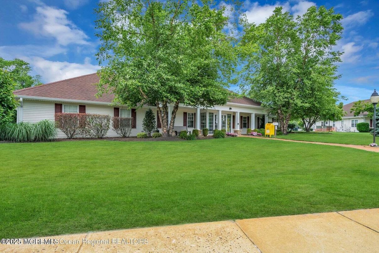 Backyard, Exterior, Facade, Ranch