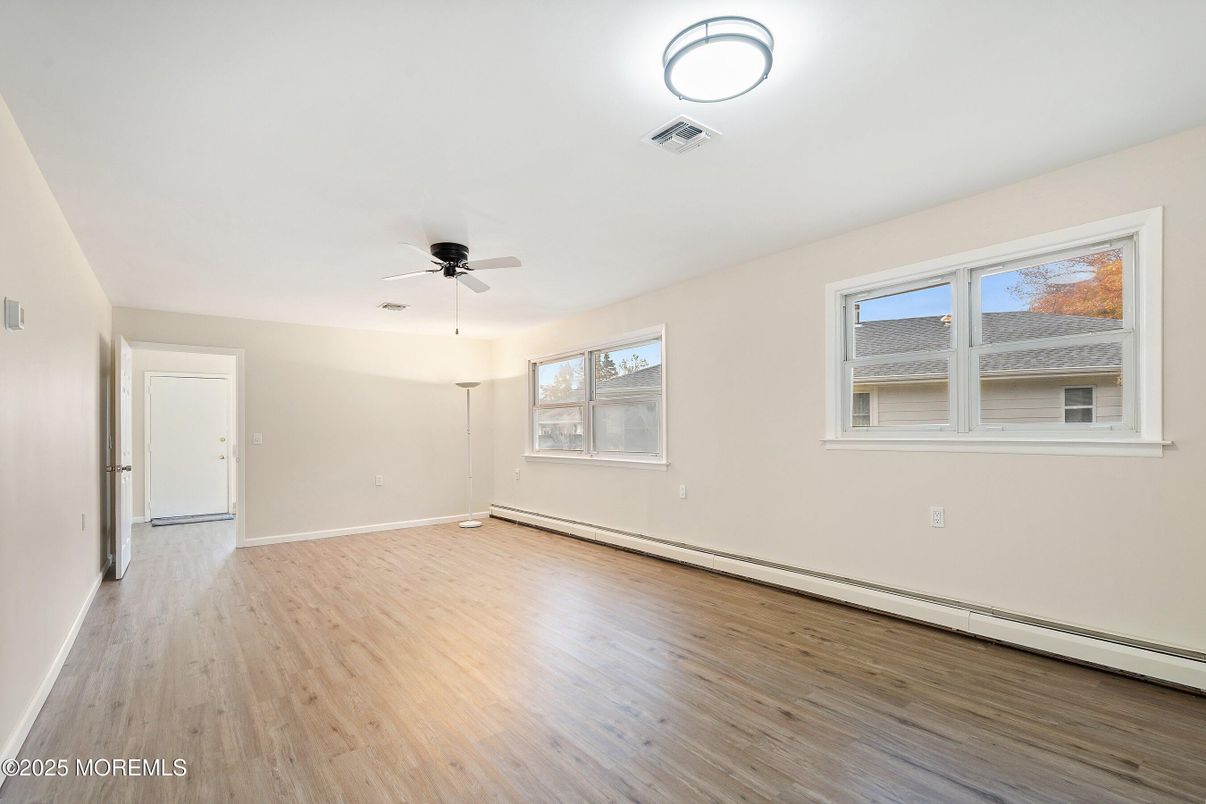 Empty room, Interior, Recessed Lighting, Wood Texture Flooring