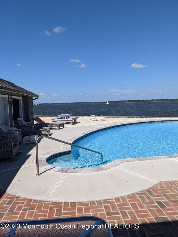 Exterior, Pool, Water