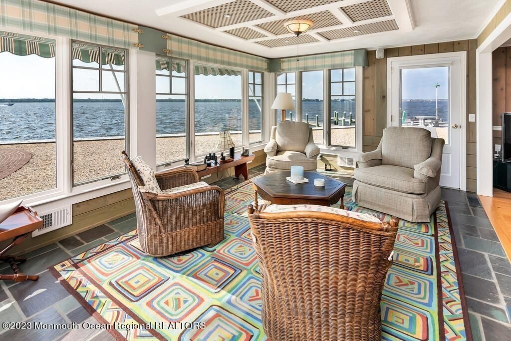 Interior, Living room, Sun Room, Water