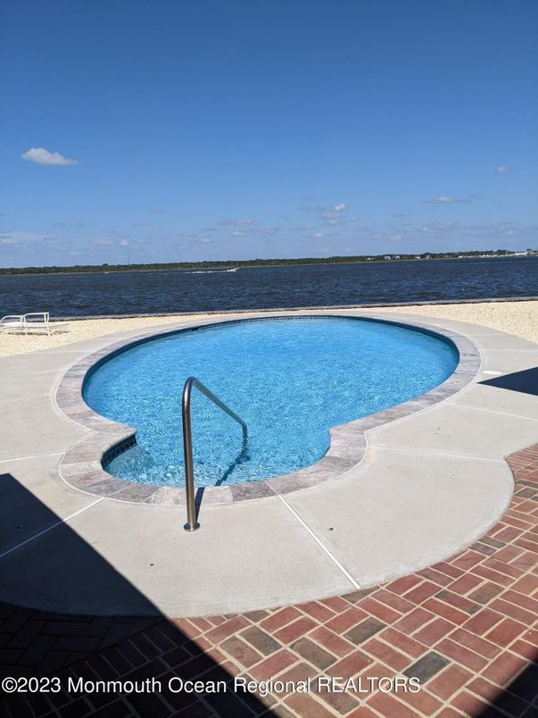 Exterior, Pool, Water