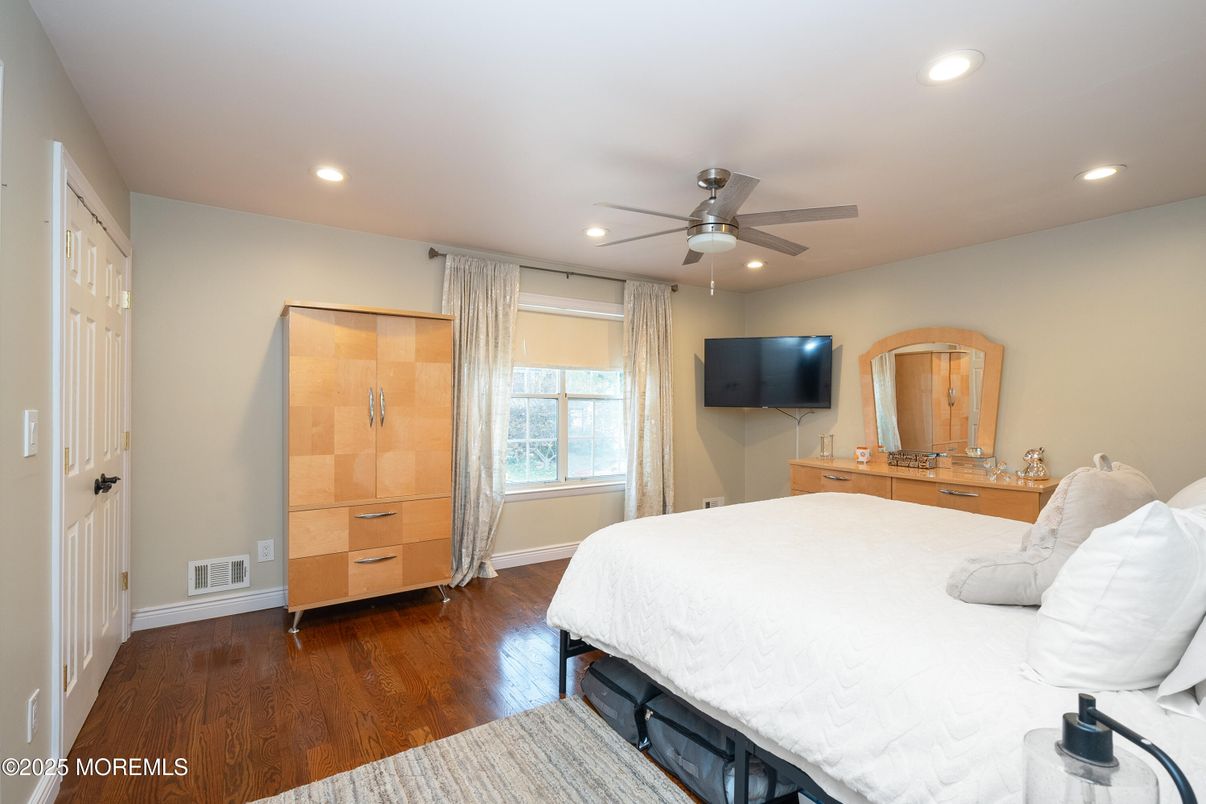 Bedroom, Interior, Recessed Lighting, Wood Texture Flooring