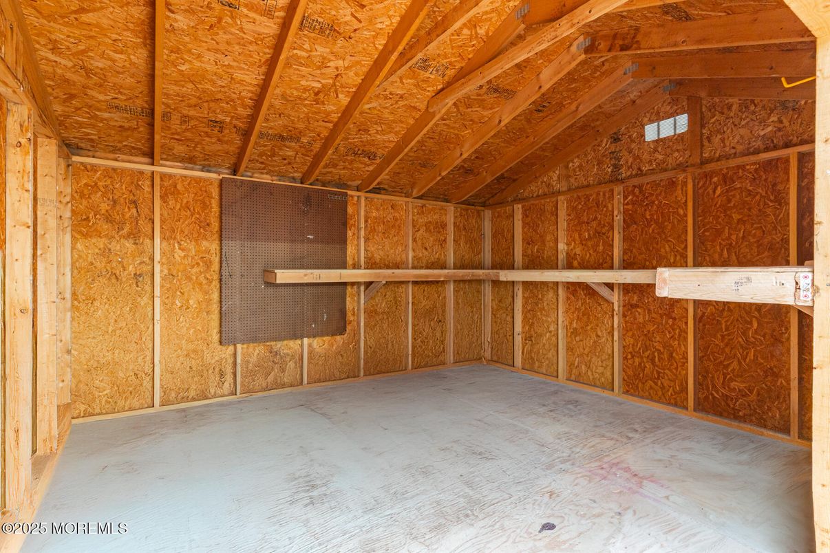Empty room, Interior, Wooden Beams, Wooden Ceilings, Wooden Walls