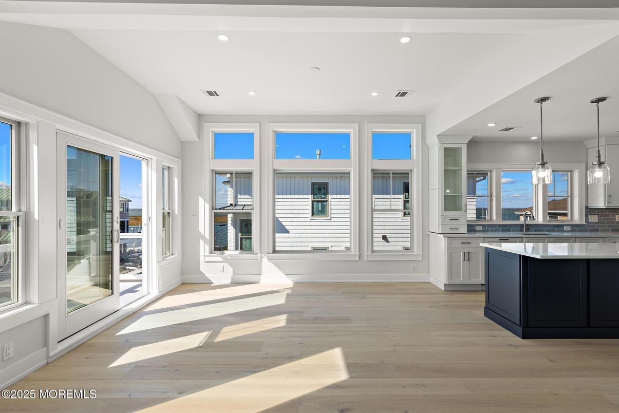 Interior, Kitchen, Pendant Lights, Recessed Lighting, Water, Wood Texture Flooring
