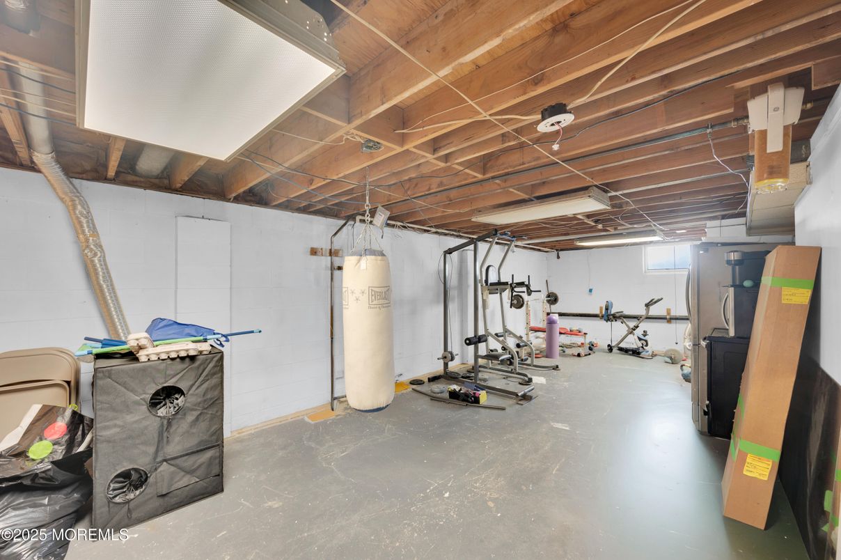 Fitness Equipment, Interior, Wooden Beams
