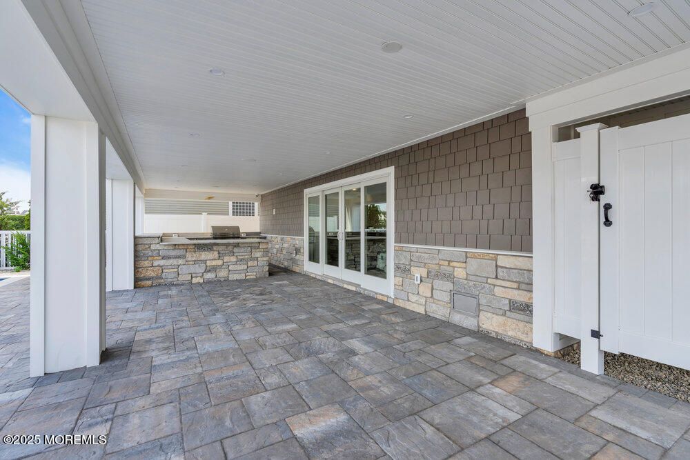 Exterior, Outdoor Kitchen