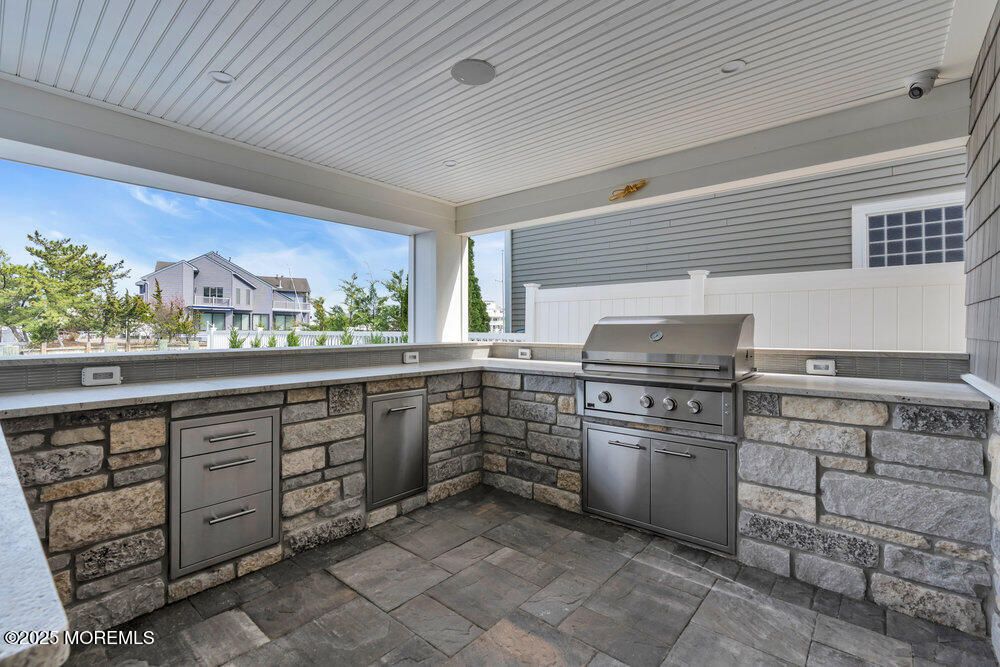 Exterior, Outdoor Kitchen