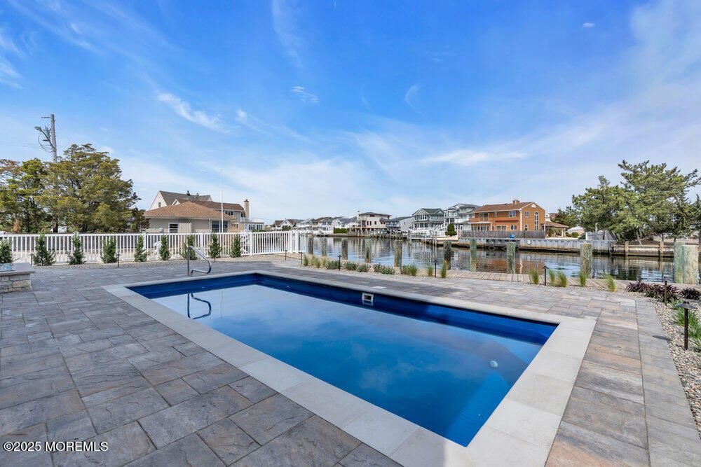 Exterior, Pool, Water