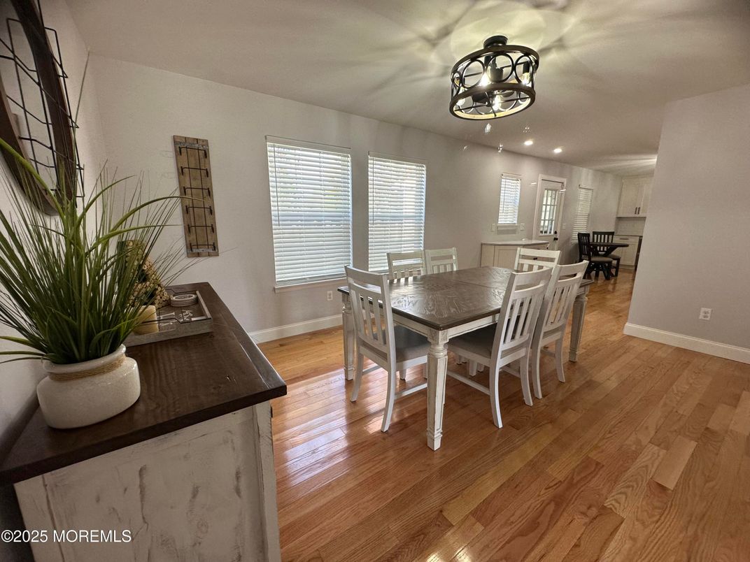 Chandelier, Dining room, Interior, Kitchen, Recessed Lighting, Wood Texture Flooring