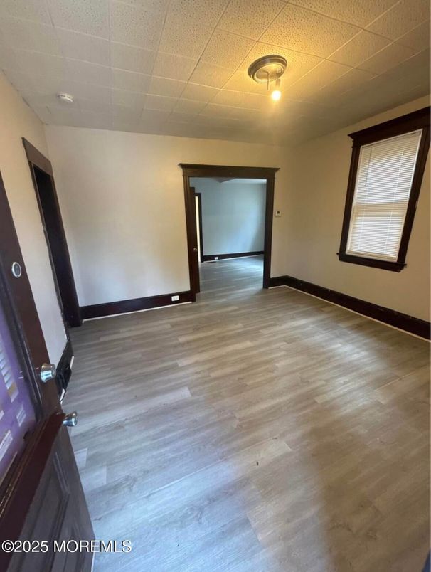 Empty room, Interior, Projection Screen, Wood Texture Flooring