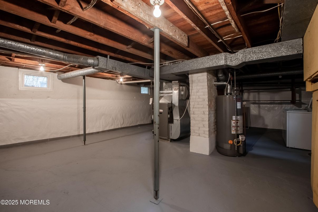 Interior, Washer, Wooden Beams, Wooden Ceilings
