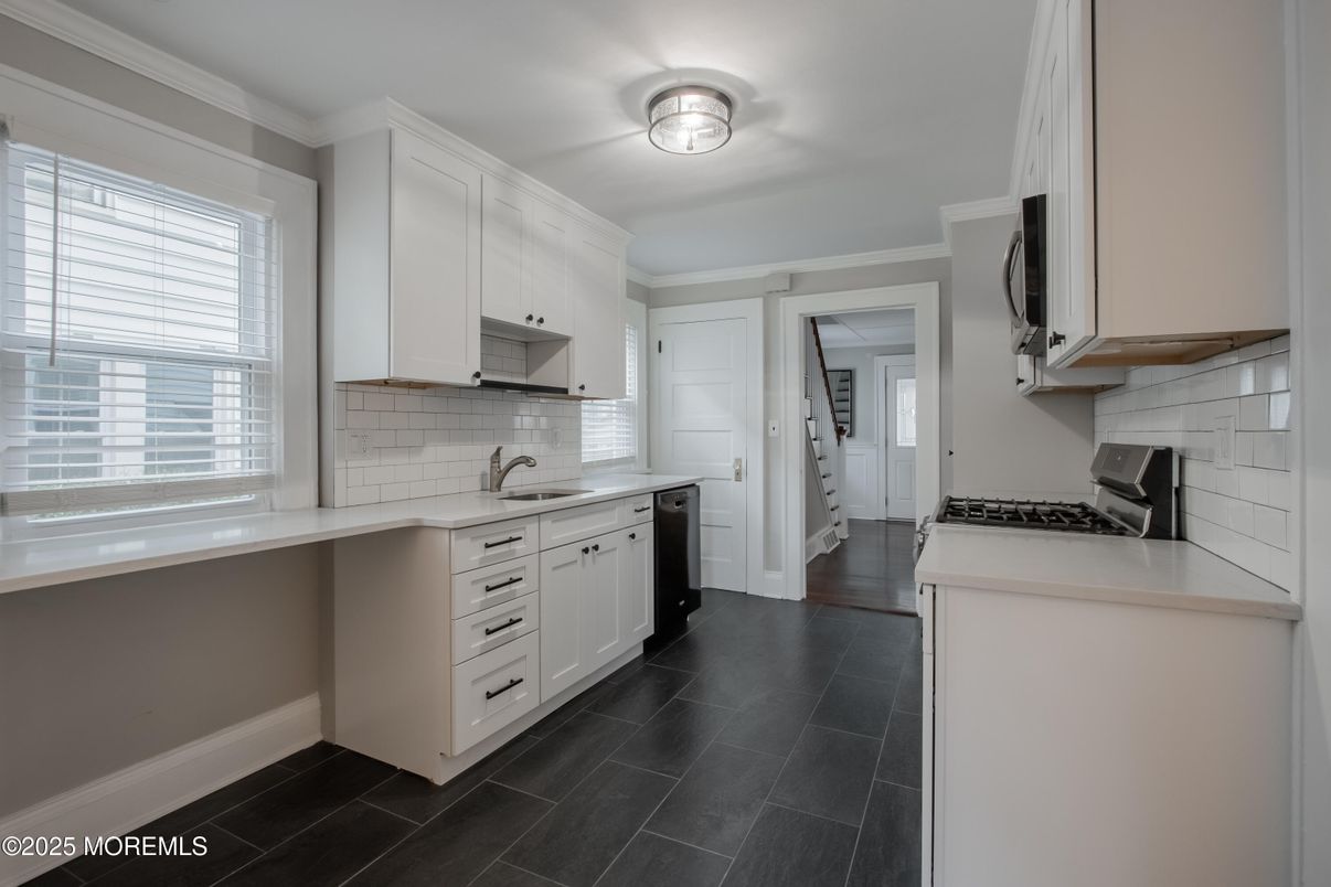 Interior, Kitchen, Stainless Steel Appliances