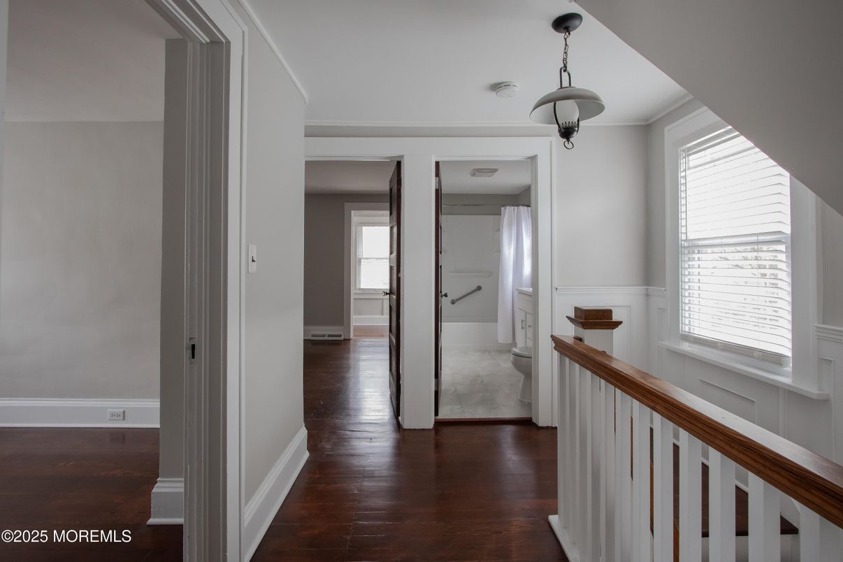 Interior, Pendant Lights, Wood Texture Flooring