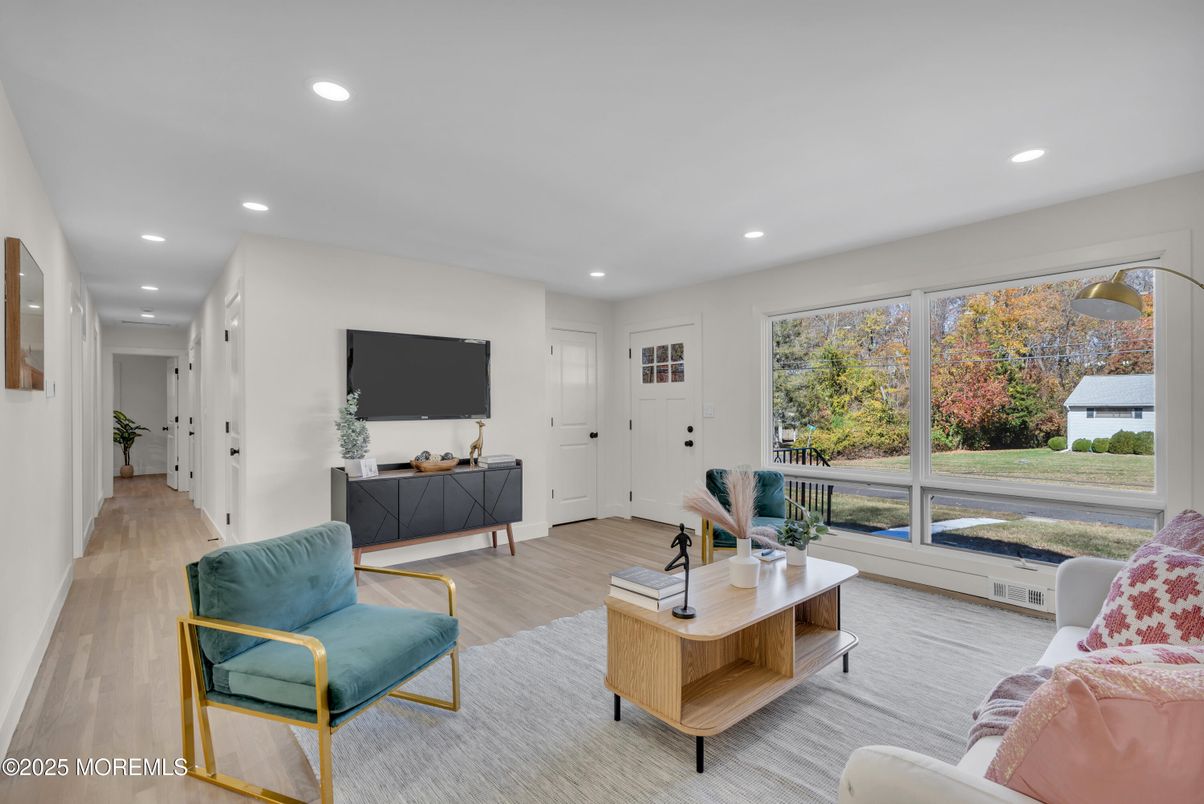 Interior, Living room, Recessed Lighting, Wood Texture Flooring